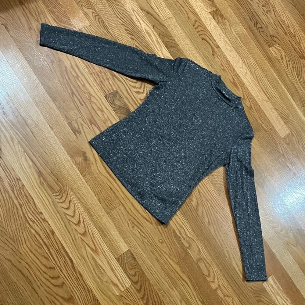 Reformation Junie Shimmer Mock Neck Top Size Large NEW - Picture 12 of 13